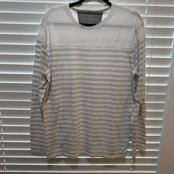Banana Republic Shirt - Size XL